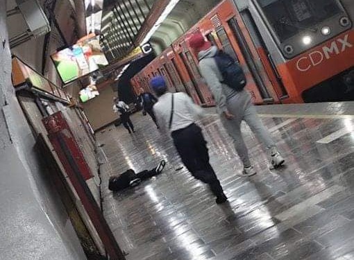 Sujeto agrede con un cuchillo a cuatro personas en la estación Tacubaya de la CDMX