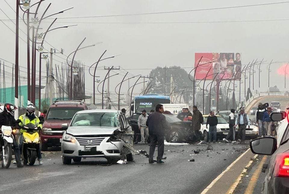 Carambola en Tulancingo genera caos vial en la México-Tuxpan