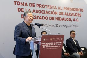 Menchaca toma protesta al nuevo presidente de la Asociación de Alcaldes del Estado de Hidalgo