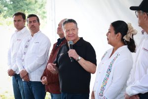 Menchaca regresa a Eloxochitlán con las Rutas para la Reconstrucción