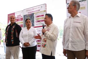 Menchaca lleva las Rutas de la Reconstrucción a Huehuetla      